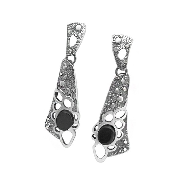Reticulated earrings with jet