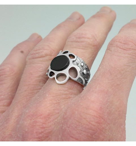 Reticulated Ring with jet