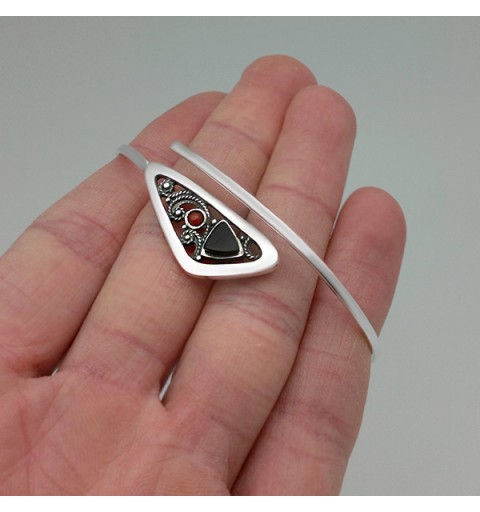 Brazalete fino triangular