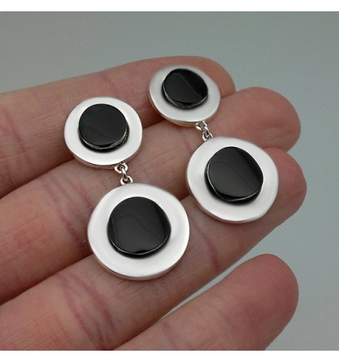 Earrings with double round jet piece