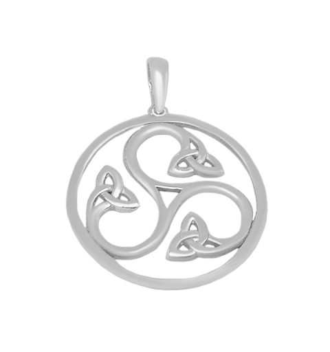 Trisquel pendant with triquetas