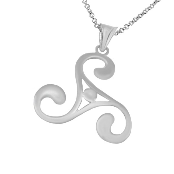 Colgante trisquel calado