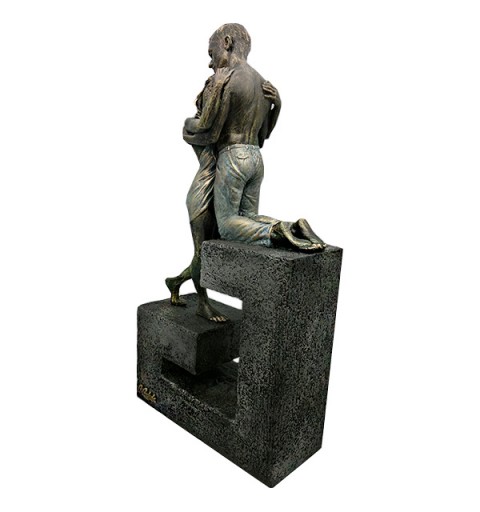 Figura Ternura, de Ángeles Anglada.