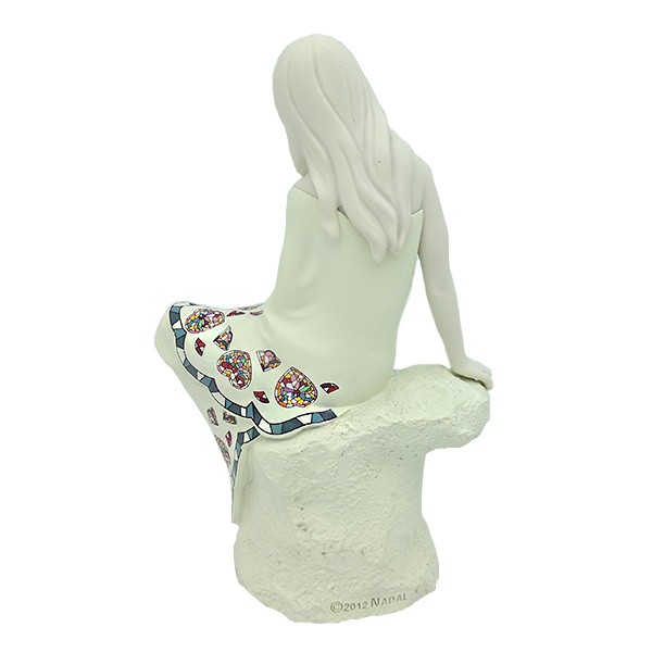 Figure called "Peace" by Nadal Studio, belonging to the Sirene's series.