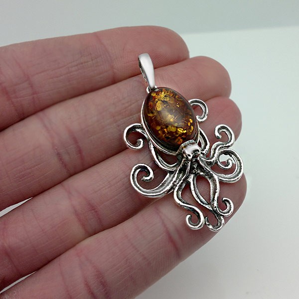 Colgante Pulpo en plata de ley y ámbar natural