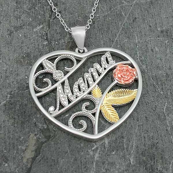 Colgante corazón de flores