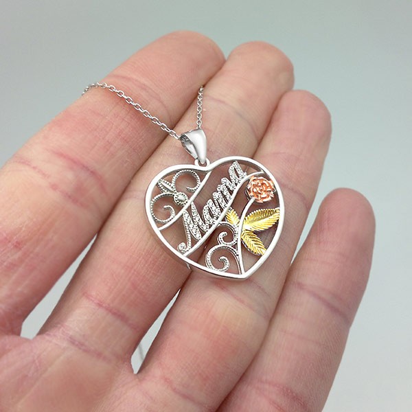 Colgante corazón de flores