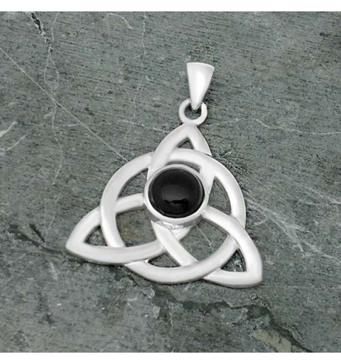 Colgante triqueta con Onix