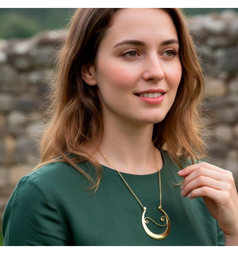 Colgante da Fonsagrada en plata dorada