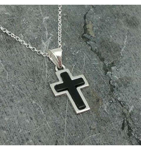 Cruz lisa, en plata de ley y azabache natural