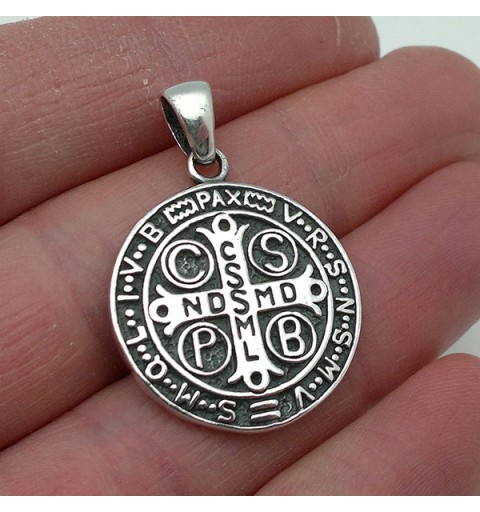 Medalla de San Benito, en plata de ley.
