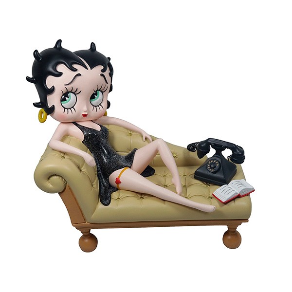 Preciosa figura de Betty Boop en Chaise Longue