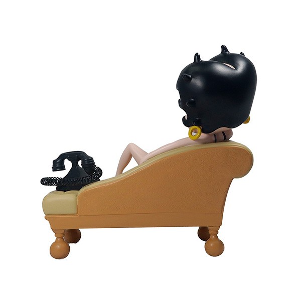 Preciosa figura de Betty Boop en Chaise Longue