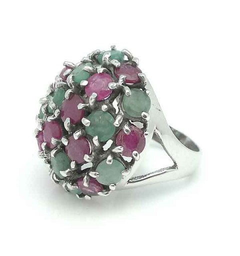 Ring with rubies and emeralds