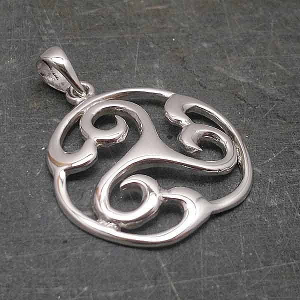 Trisquel silver pendant